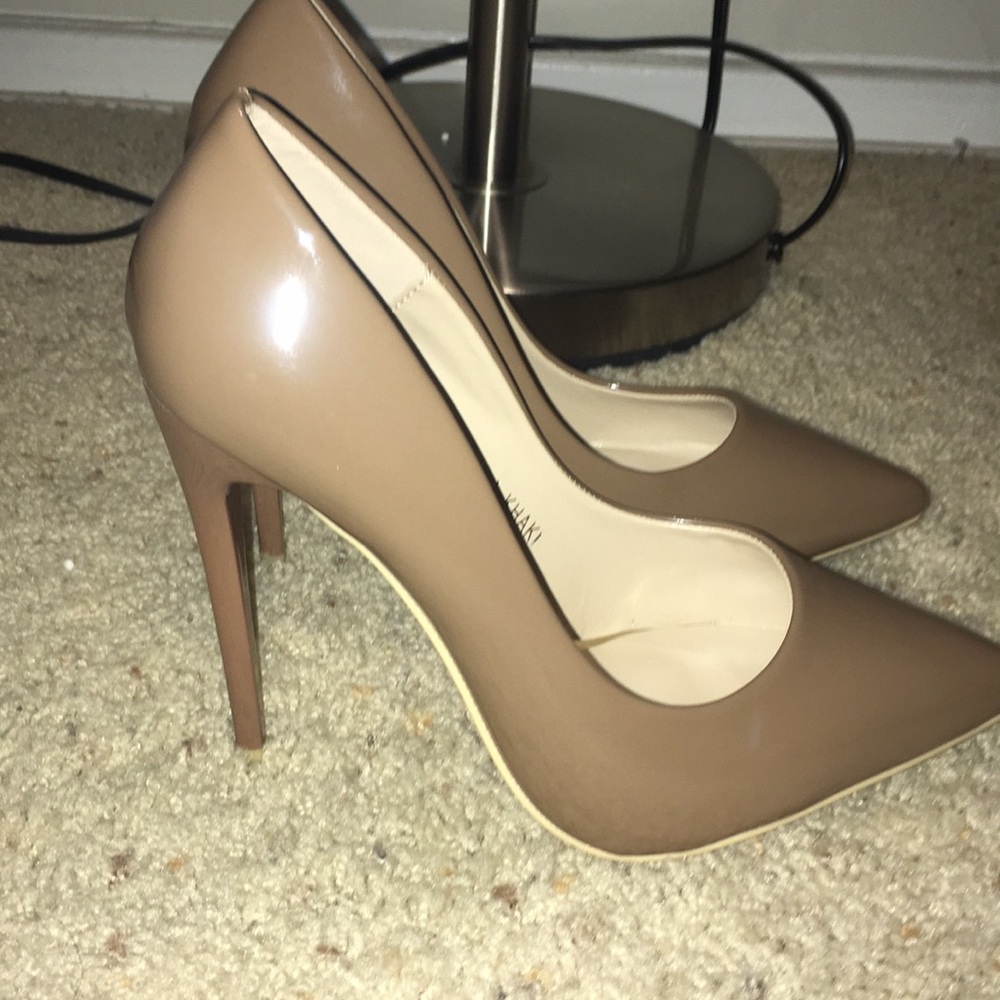 Pumps khaki mocha color